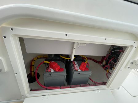 Cobia 240-CENTER-CONSOLE image