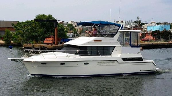 Carver 43 Cockpit Motoryacht 