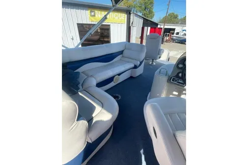 Premier 221 Cast-A-Way image