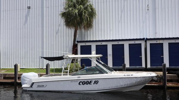 Boston Whaler 270 Vantage 