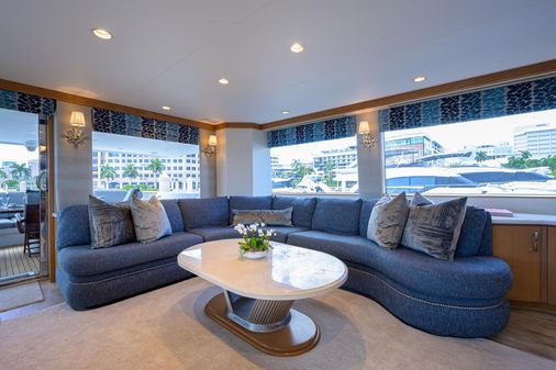 Westport Westbay Raised Pilothouse image