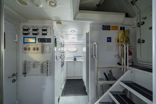 Westport Raised Pilothouse w/ Cockpit image