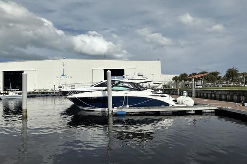 Sea Ray 32 Sundancer image