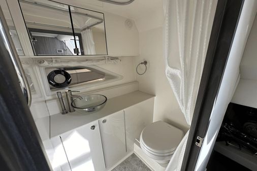 Sea Ray 32 Sundancer image