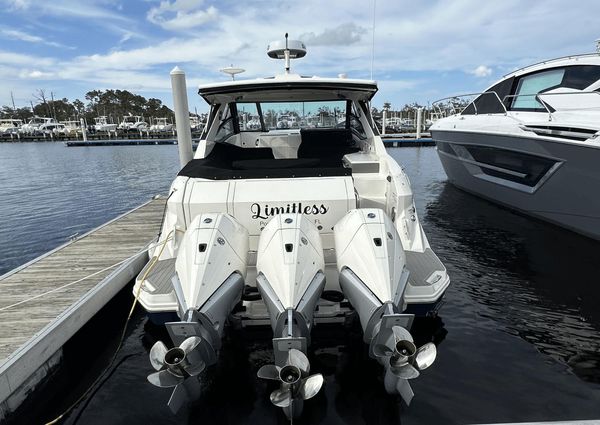 Sea Ray 32 Sundancer image