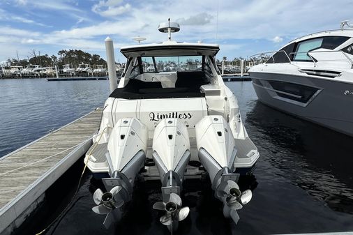 Sea Ray 32 Sundancer image