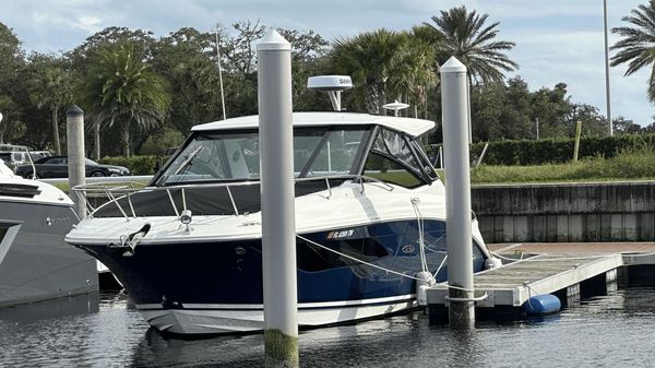 Sea Ray 32 Sundancer 