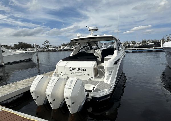 Sea Ray 32 Sundancer image