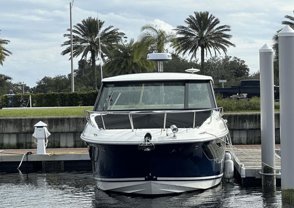 Sea Ray 32 Sundancer image