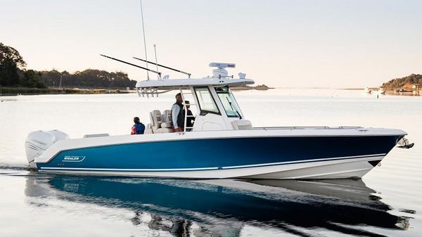 Boston Whaler 330 Outrage 