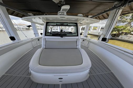 Boston Whaler 330 Outrage image