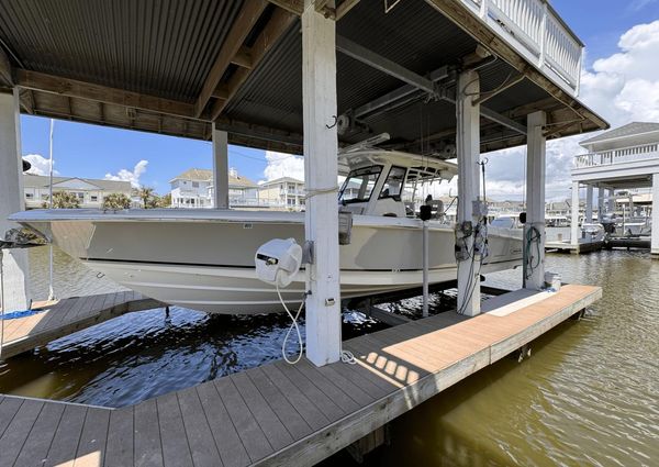 Boston Whaler 330 Outrage image