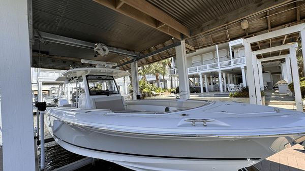 Boston Whaler 330 Outrage 