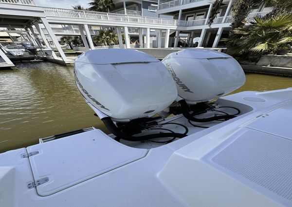 Boston Whaler 330 Outrage image