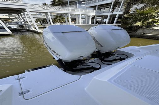 Boston Whaler 330 Outrage image