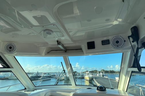 Boston Whaler 315 Conquest image