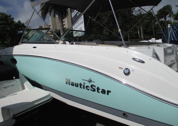 NauticStar 243DC Sport Deck image