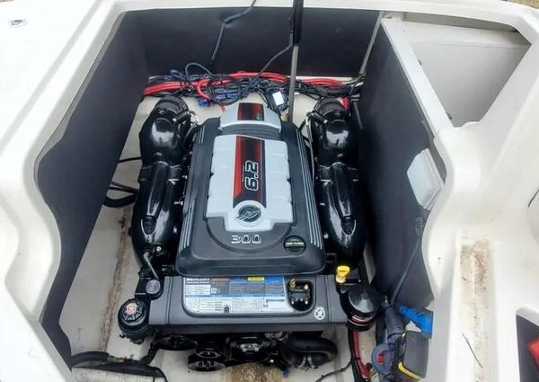 Sea Ray SLX 250 image