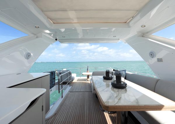 Azimut 60 fly image