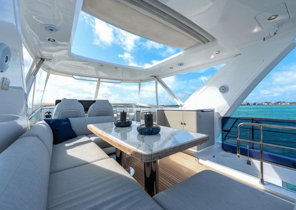 Azimut 60 fly image