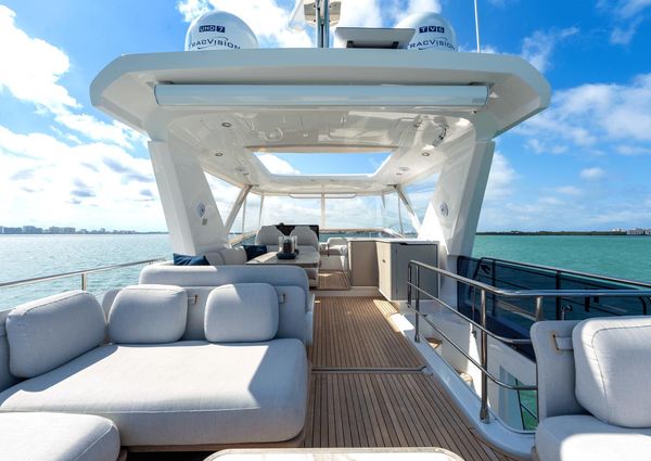 Azimut 60 fly image