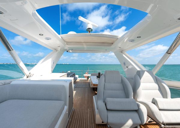 Azimut 60 fly image