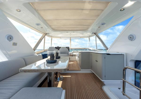 Azimut 60 fly image