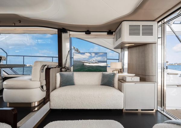 Azimut 60 fly image