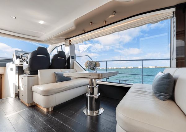 Azimut 60 fly image