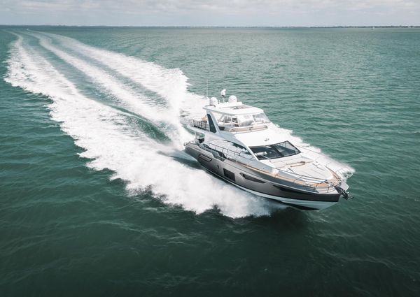 Azimut 60 fly image