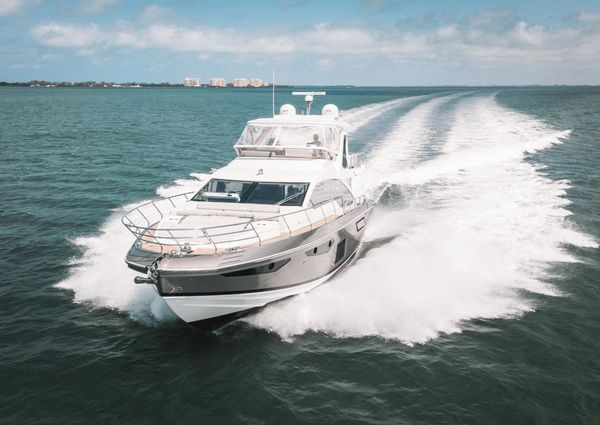 Azimut 60 fly image