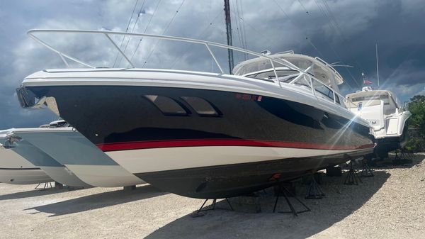 Intrepid 430 Sport Yacht