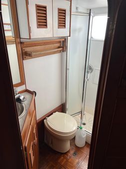 Marine Trader 44 Tri Cabin image