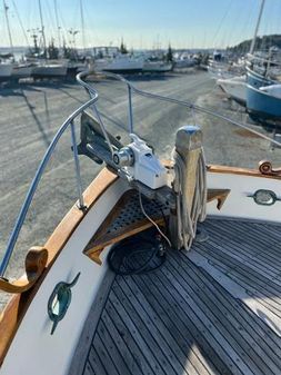 Marine-trader 44-TRI-CABIN image
