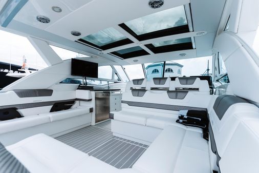 Formula 430 Super Sport Crossover image