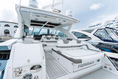 Formula 430 Super Sport Crossover image