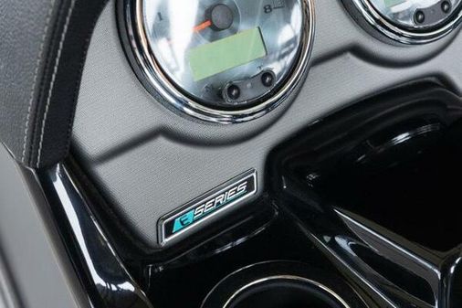 Yamaha Boats 242 Limited S E-Series image