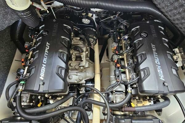 Yamaha Boats 242 Limited S E-Series image