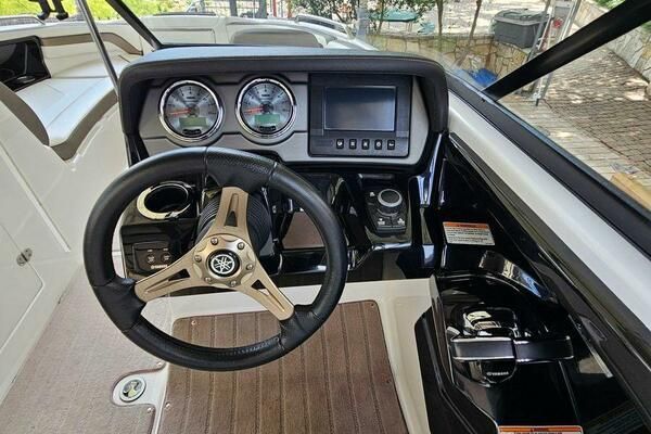 Yamaha Boats 242 Limited S E-Series image