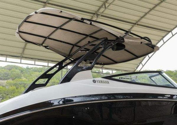 Yamaha Boats 242 Limited S E-Series image