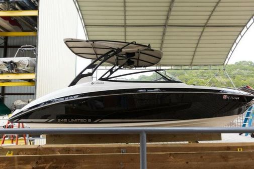 Yamaha Boats 242 Limited S E-Series image