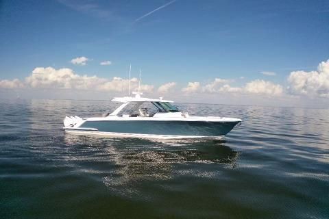 Tiara Yachts 43 LS