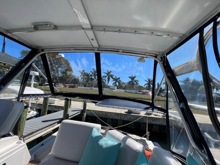 Albin 32 + 2 Command Bridge image