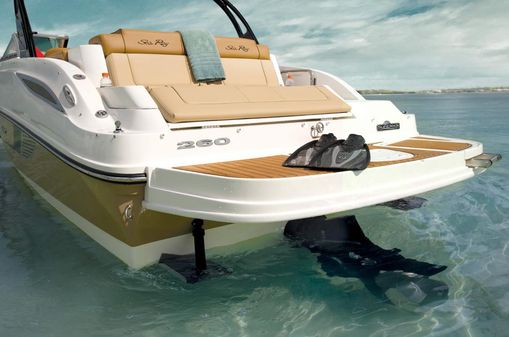 Sea Ray 260 Sundeck image