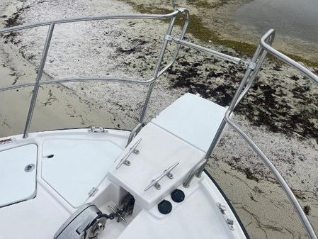 Cutwater C-32-COMMAND-BRIDGE image