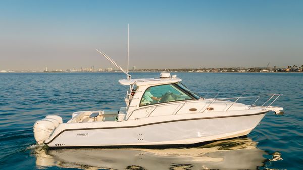 Boston Whaler 345 Conquest 