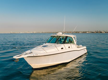 Boston Whaler 345 Conquest image