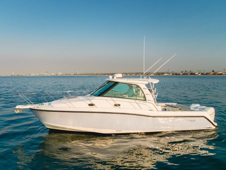 Boston Whaler 345 Conquest image