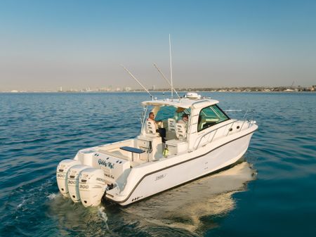 Boston Whaler 345 Conquest image