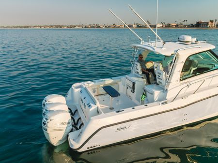 Boston Whaler 345 Conquest image